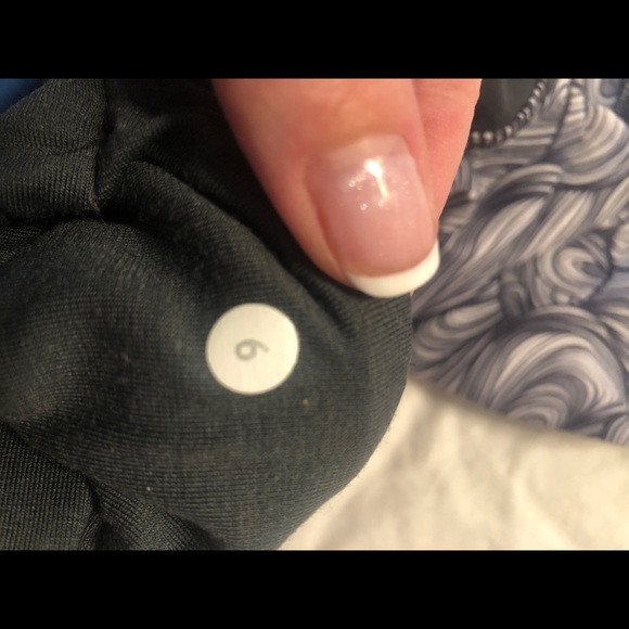 Lululemon Crops - Picture 2 of 3